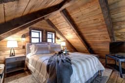 Black Hills Tiny Resort - Cabin - Image 2