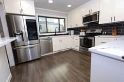 Luxe on West Park at Canyon Lake - Image 4