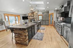 Special: Riva Ridge Retreat w/ Hot Tub - Image 4