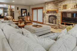 Special: Riva Ridge Retreat w/ Hot Tub - Image 5