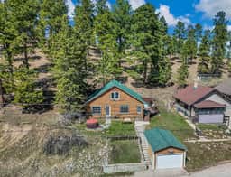 Summit Views Getaway - Image 2