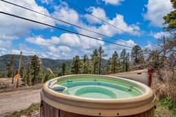 Summit Views Getaway - Image 4