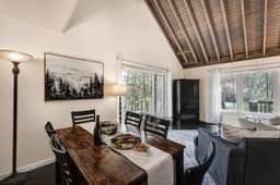 Tall Pines Getaway - Image 4