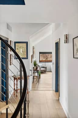 TEN18 Hideaway - Image 3