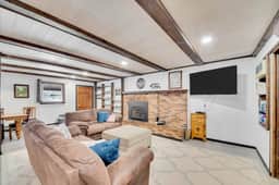Wild Hare Lodge at Terry Peak - Image 5