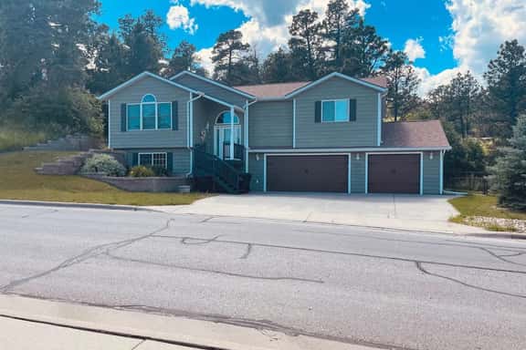 City View Pines Getaway - Image 1