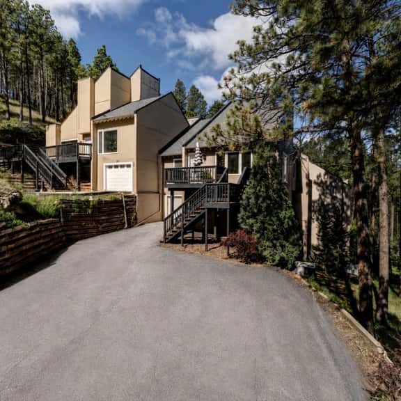 Tall Pines Getaway - Image 1