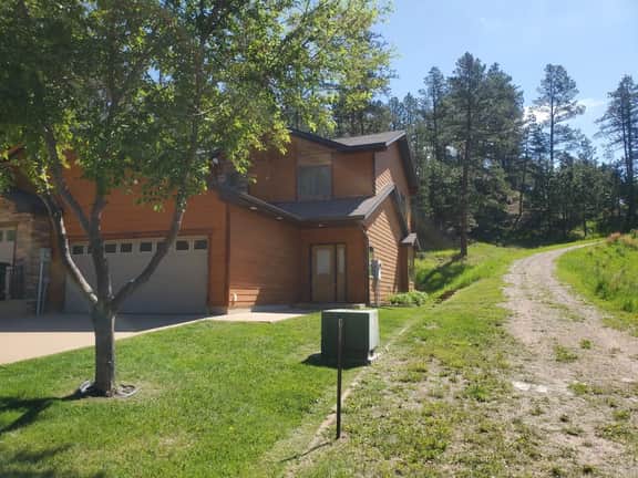 Hasselmann's Rushmore Retreat - Image 2