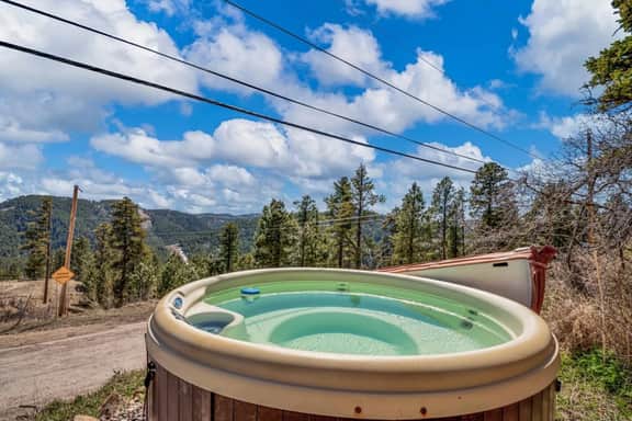 Summit Views Getaway - Image 4