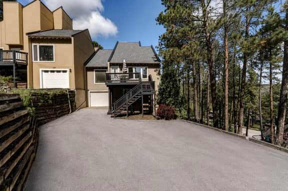 Tall Pines Getaway - Image 3