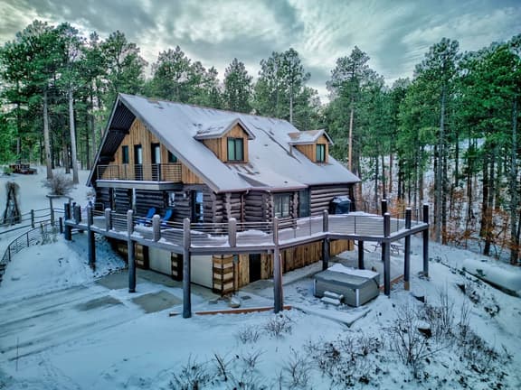 Lazy Elk Lodge - Image 1