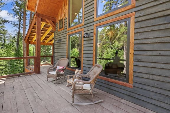 North Slope Lodge with Hot Tub! - Image 1