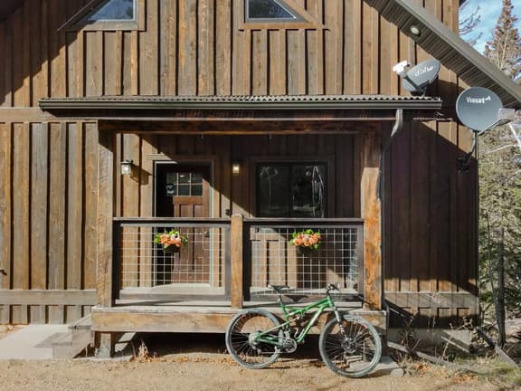 Ramblin' Rose at Terry Peak - Image 1