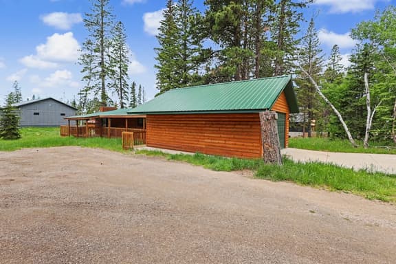 Rock's Retreat - Image 1