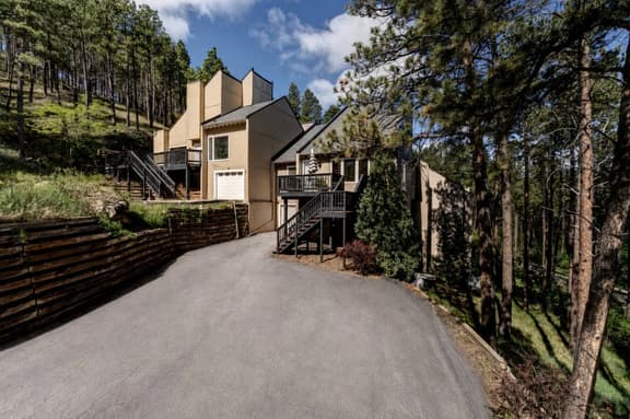 Tall Pines Getaway - Image 1